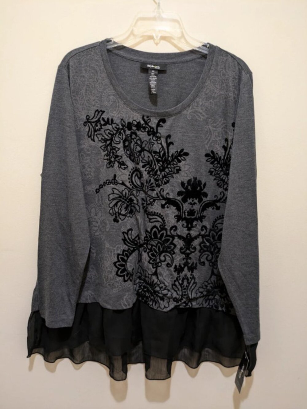 Style & Co gray and black women’s top - 2x